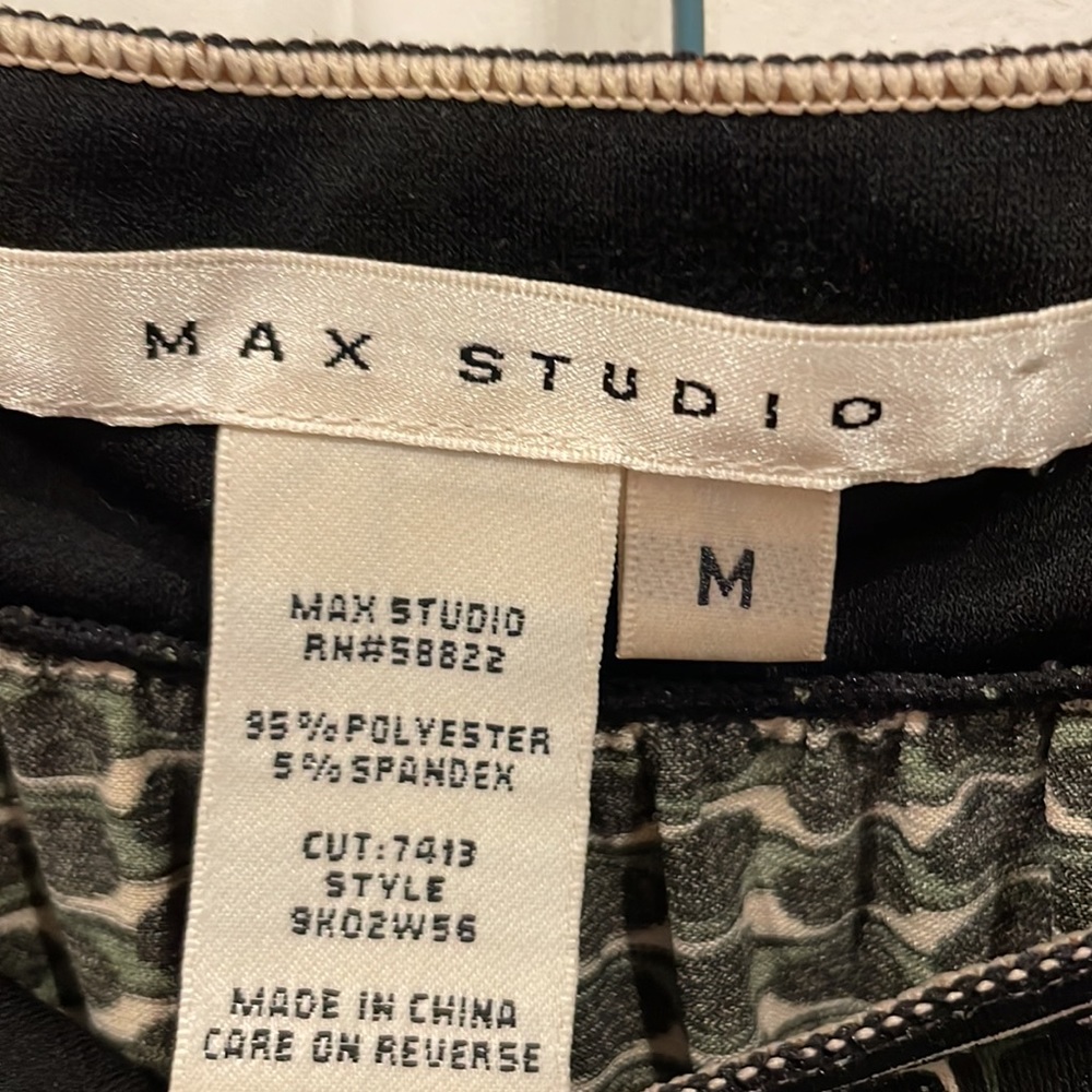 Max Studio size medium - Picture 5 of 10